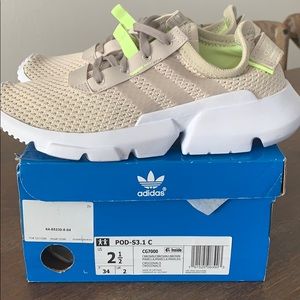 Adidas POD S3.1 Kids Size 2.5 Lightweight